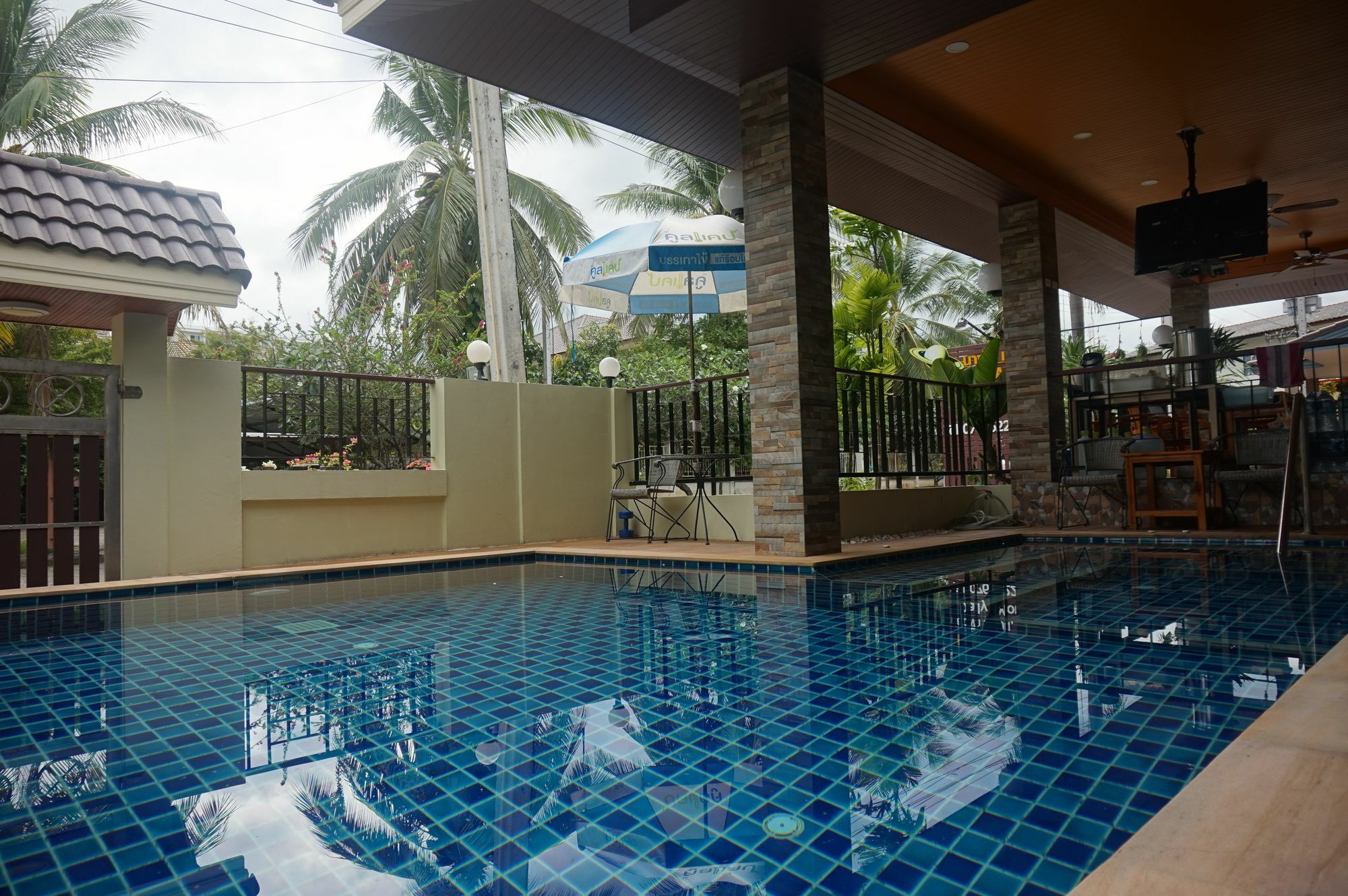 Appartamento Nasa Mansion Phuket Esterno foto